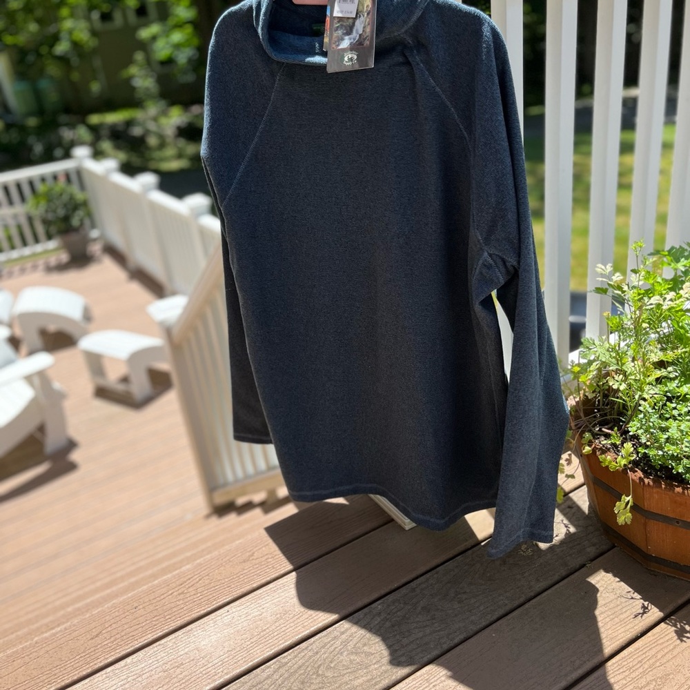 NWT Stillwater Xxl men’s long sleeve sweater blue and in excellent condition!